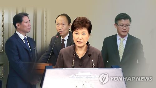 안봉근(왼쪽)-이재만(가운데)-정호성(오른쪽) 전 비서관