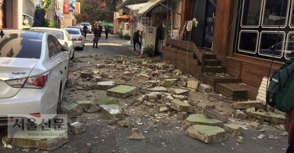 [속보] 지진 전국 흔들었다..경남 전역에 강한 진동, 통신장애 속출 | 인스티즈