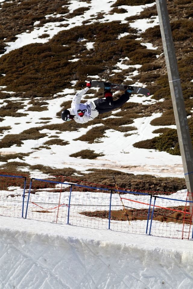 2017年 3月スペインシエだとネバダで開かれた世界選手権大会で李狂気のライディング写真. 大韓スキー協会提供