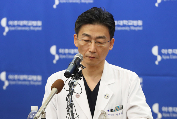 이국종 아주대병원 중증외상센터 교수. 연합뉴스