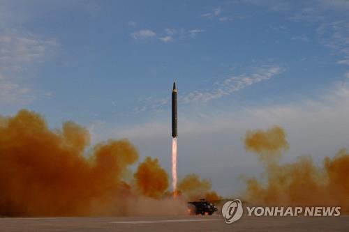 북한이 9월 15일 발사한 화성-12형