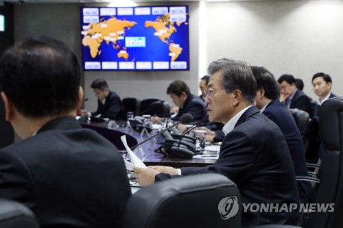 문 대통령, '북한 미사일 발사' NSC 긴급 주재 (서울=연합뉴스) 문재인 대통령이 29일 북한의 탄도미사일 발사와 관련, 오전 6시 국가안전보장회의 전체회의를 소집해 회의를 주재하고 있다.  [청와대 제공=연합뉴스]        photo@yna.co.kr
