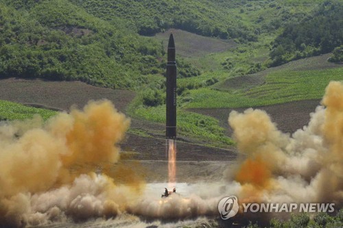 북한의 화성-14형 발사 장면 [AP = 연합뉴스 자료사진]