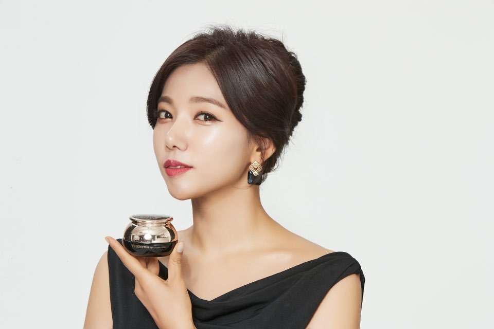 종합화장품모델 이미지