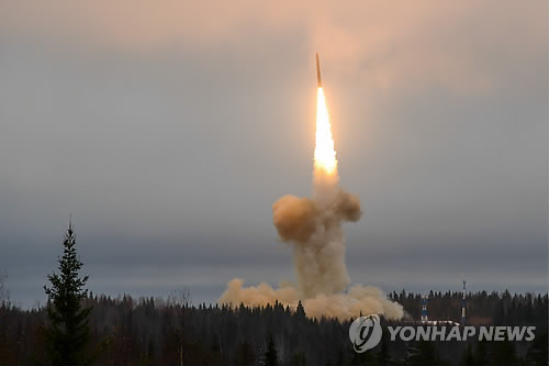 러시아의 ICBM '토폴-M' 발사 장면[이타르타스=연합뉴스]