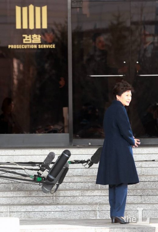 지난 3월21일 서울중앙지검 청사에 피의자 신분으로 소환된 박근혜 전 대통령/사진=공동취재단