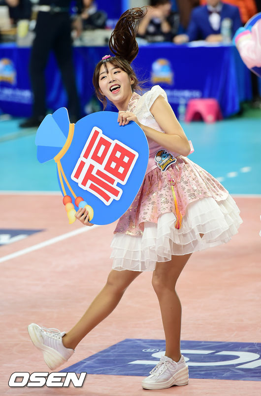 한복차림 이미지