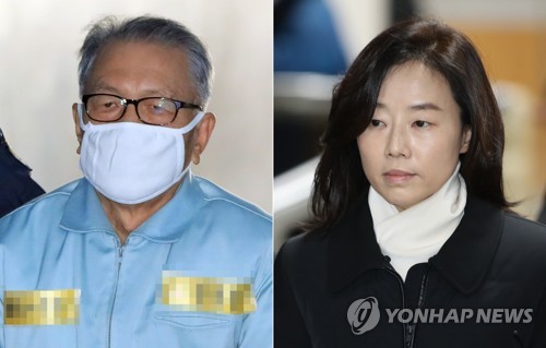 '블랙리스트' 2심 선고 출석하는 김기춘·조윤선 (서울=연합뉴스) 서명곤 박동주 기자 = 박근혜 정부의 문화·예술계 지원배제 명단인 '블랙리스트' 사건 2심 선고 공판이 열린 23일 서울 서초동 서울고법에 김기춘 전 대통령 비서실장(왼쪽), 조윤선 전 청와대 정무수석이 각각 출석하고 있다.    2018.1.23      seephoto@yna.co.kr   pdj6635@yna.co.kr