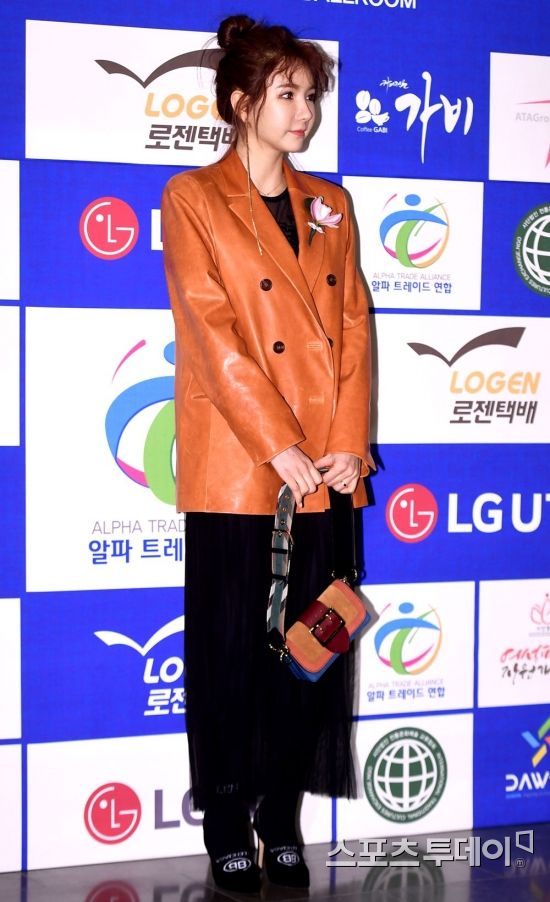 정아패션 이미지