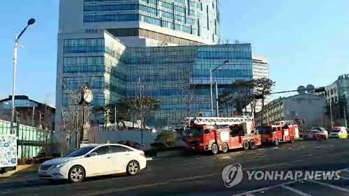 신촌세브란스병원 본관 화재.."인명피해 없어..환자 긴급대피"(2보) | 인스티즈