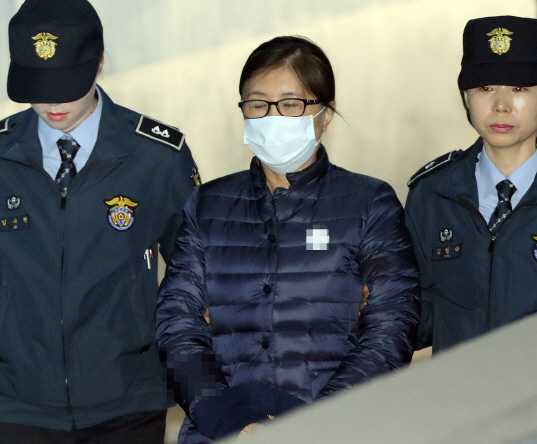 최순실 재판부 "崔에 대한 롯데의 70억 제3자 뇌물공여 인정"(속보) | 인스티즈