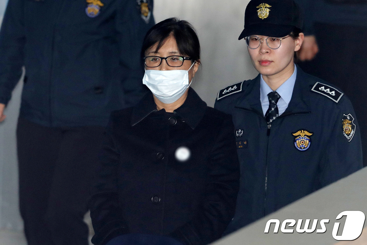 최순실, 1심 선고 공판 시작(1보)