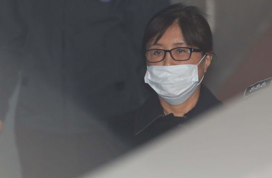 [속보] 재판부 "대통령 직권 남용해 재단에 기업 출연 강요" | 인스티즈