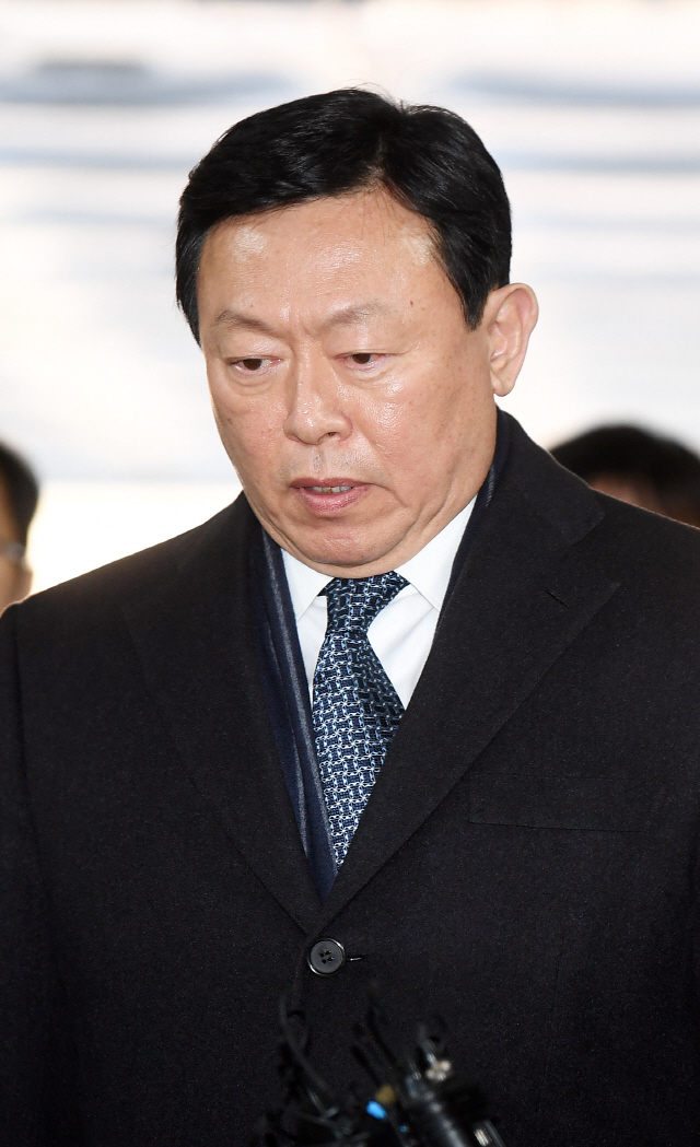 (속보) 법원 "롯데가 K재단에 추가로 낸 70억원은 제3자 뇌물" | 인스티즈