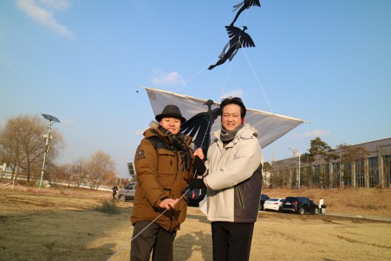 연 이미지