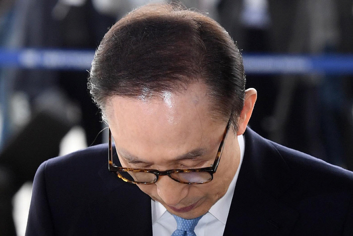 청소하기 좋은 날 이미지
