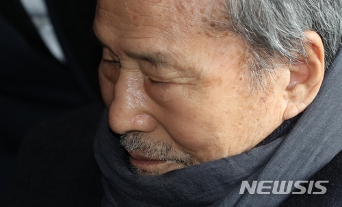 【서울=뉴시스】임태훈 기자 = 이상득 전 새누리당 의원이 피의자 신분 조사를 받기 위해 지난 7일 오전 서울 서초구 서울중앙지방검찰청에 출석하고 있다. 2018.03.07. taehoonlim@newsis.com