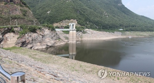 가뭄에 시달리는 보령댐 [연합뉴스 자료사진]