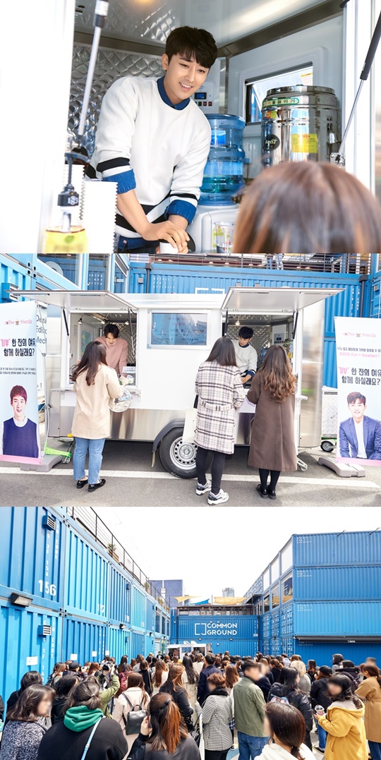 투샷 커피 이미지