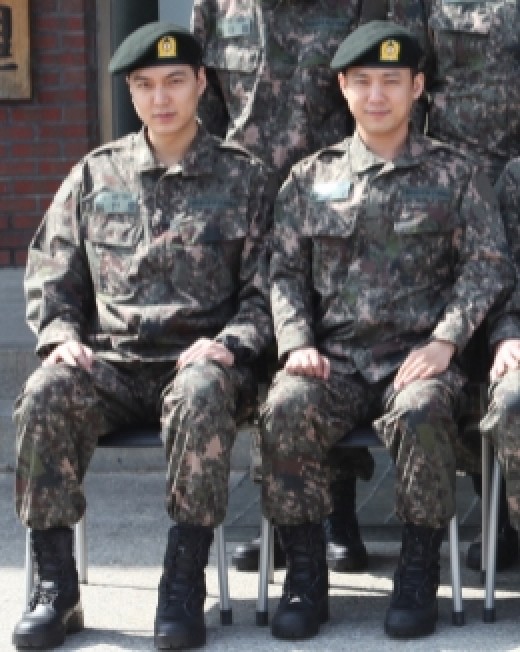 The actor Seo Jun-young (real name Kim Sang) returns to his place of work after finishing Lee Min-ho and Basic military training.In the interview results, Seo Jun-young Lee Min-ho and others attended the ceremony held at the Arashi army training school in Chungcheongnamdo on the morning of 12th. Born in 1987 Seo Jun-young Lee Min-ho and others came to Nakayama Army training school on 15th of last month.