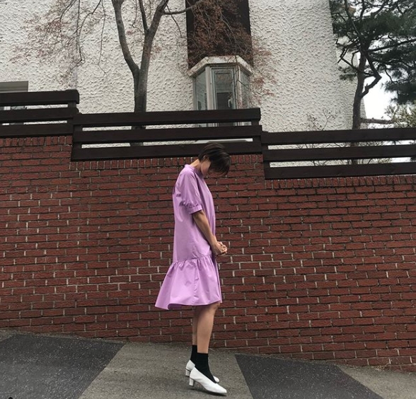 Broadcast Kim Na Young boasted a model-like force even during Pregnant.Kim Na Young posted several pictures of his figure on the personal instagram on April 13.Kim Na Young in the picture is wearing purple one piece and making various poses.Kim Na Young added with the photograph I only wear a purple one piece and I shake it freely like a spring virgin, he added.