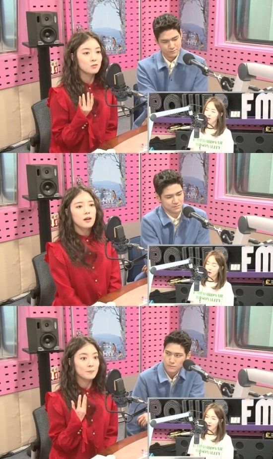 Cinetown Lee Se-young represented Kim Yuna, Son Ye-jins fan heart.Two protagonists Lee Se-young and Kim Hyun Joong of the movie Suseongmot appeared as guests at SBS Power FM Sineetown of Park Sun-young (hereinafter Cinetown) broadcasted on 18th.