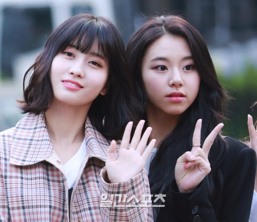 Group TWICE is attending a Music Bank rehearsal held at Yeouido KBS Shinkan Hall on the morning of 20th.KBSMusic Bank where Lee Seo-won and Ahn Sol-bin goes on will be live on Friday at 5 pm KBS 2 live.