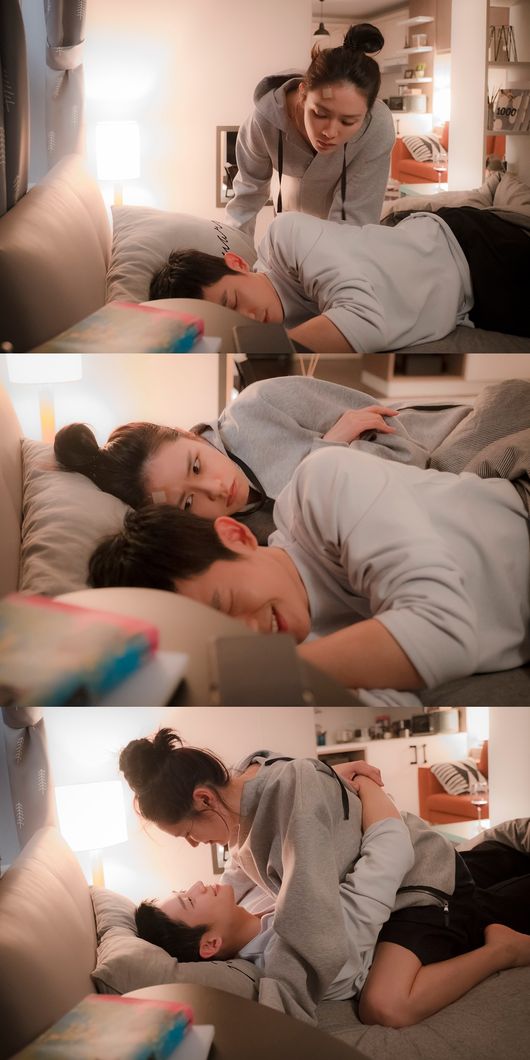 There is a sharp hug than a dark kiss over the back words.Here even green and cute heart.Beautiful older sister Son Ye-jin and Jung Hae-In love are deepening further.JTBC Gumdorama Often bought for rice often is a beautiful older sister side Eight times a day 8 days before the broadcast Dalalham of Yoon Jin - ah (Son Ye - jin minutes) and Seo Jun - hee (Jung Hae - In minutes) oozes out Steel I released the cut.First, Yoon Jin-ah who was secretly watching Seo Jun-hee who can sleep asleep Chuck can lie down side with a relaxed expression.And the appearance of Seo Jun - hee that such Yoon Jin - ah pretty little laughter adds expectation at night when two people spend time together.Jinna and Juni looking to love each other make a pounding mood.Prior to this, in the last 20 days of broadcasting, Yoon Jin-ah faced a crisis situation abducted by the runaway of former boyfriend Ijkimin (Olun Min).I visited Ijkimin to change the name of mobile phone.Ijkimin is showing the infinite attachment symptoms and also the word lets die together.Seo Jun-hee who does not know such circumstances has found Yoon Jin-ah to tease.Fortunately, with 8 trailers, Yoon Jin-ah met safe Seo Jun-hee, and they exchanged hugs.Seo Jun-hee gave Yoon Jin-ah I regret very much.Pickup gargol quickly.I talked to regret feeling that I left it alone.Also, I want to dignity between us.I will convince him to reveal his relationship to the family in a way that makes it clear without being detected. Yoon Jin - ah s appearance to practice confessing this to Seo Jun - hee s older sister and his friend Seo Jung - sun (Jang Soo Yeon) in his room provoke a laugh.Along with this, Yoon Jin-ah, who draws hearts with fingers such as Seo Jun-hee, Seo Jun-hee who holds Yoon Jin-ah, saying I will love you more for a long time and bathrobes The appearance of the two who kissed wearing one after another was released one after another.In the crisis, the reaction has already continued at the love of Yoon Jin-ah and Seo Jun-hee getting deeper and becoming painful.The doubt as to whether the wind and oath of Seo Jun - hee will be done in this time is getting bigger as the sleep after sleeping secret romance want to be dignified.A beautiful older sister who often bought rice