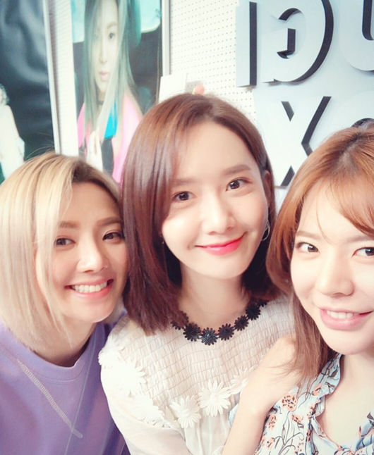 Girl group Girls Generation members gathered together.Yoona told his own SNS on the 21st Yun Sung effect after a long time.Fusion Star Gram and sentences and photos.Hyoyeon, including Yoona in Girls Generation in the photo, and Sunny are taking Selfie together.Meanwhile, Hyoyeon who recently transformed into DJ released DJ HYOs first digital single Sober (Sober) on the 18th.The iTunes integrated single chart gathers worldwide attention globally as it rises to the 11th place in the world such as Chile, Lithuania, Saudi Arabia, Singapore, Hong Kong, Taiwan, Thailand, Philippines, Vietnam, Cambodia, Guatemala.In addition, Yoona is active at the JTBC Hyeori House Minshuku 2 as a good staff member who helped Lee Hyo Ri and Sang Saen.Yoona SNS