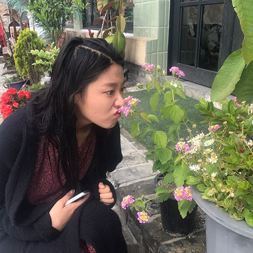 I closed my hair! .. AOA Seolhyun, everyday flower beauty Seolhyun, a member of the girl group AOA, released his daily photographs.On September 21, Seolhyun posted pictures short and short only as eavesdropping in the Instagram.It is a cascade sitting behaving as a scent of the flowers planted in the flowerpot.It is a rough figure of a black cardigan.A bunch of nose bleached faces full of playfulness give a smile.Also, although Seolhyuns head is wet in water, an acquaintance who made it says If you close your head closed saying exactly, Seolhyun replied as angry that he was unclosed and dry It brings out laughter to leave.AOA other members Chan Mi left comment as contributing word (cute).Meanwhile, AOA is preparing for Come back with the goal for the first half of this year.