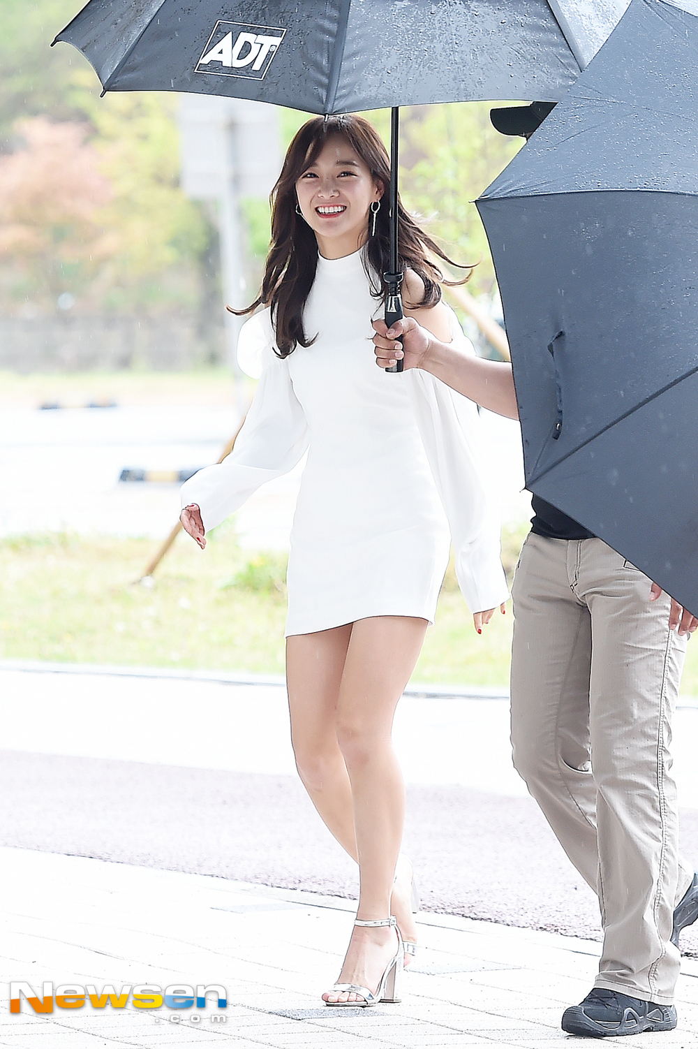 I.O.I Kim Se-jeong 'A sunny smile even in inclement weather'