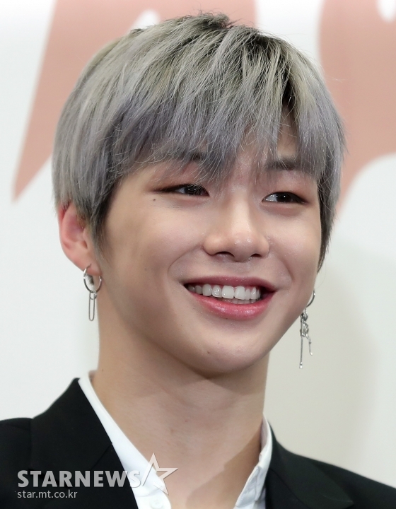 Kang Daniel, 1st place to be a good star Kang Daniel of the group WannaOne was elected the netizens selection No. 1 young man wanting to buy meals often.Kang Daniel went up to No. 1 as a result of vote with Exciting dish as Do you want to buy rice well?This vote went 7 days from the 15th to the 21st.Of the total 193 342 votes, 90,110 votes (48.1%), Kang Daniel ranked first in Mnet Produced 101 Season 2 last year with a manly personality and style conflicting with cute looks at the time Mr. Fangs enthusiastic cheers received a ranking first I joined WannaOne.It draws out the sold-out of all the products that appeared in the following models and is creating Kang Daniel syndrome.There are 88,460 votes (46.5%) selected a group BTS political station.A politician with a nickname of golden baby with excellent ability showed off his sisters mother-in-law instinct at an innocent look at his debut, when she became an adult, she regrettably showed a masculine charm and regretted her well-raised idol Star has become one of the synonymous.There are 3543 votes (1.9%), again the VTS of BTS was mentioned.Vi diverging mens beauty with a thick line of lines and a husky voice got the topic of the most beautiful face in 2017 and was picked up the topic.In addition, WannaOne Bakjifun, Shiny Temin, actor Park Bo-Gum, etc. followed in a while