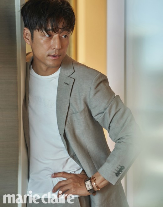 Actor Ji Jin - hee informed of the upcoming.Ji Jin - hee has recently performed gravure photography of the May issue of fashion magazine Marie Claire.Ji Jin-hee in the released photo collection diverged sexy charm with various styling.Ji Jin - hee s eyes striking the excellence completed a spontaneous atmosphere.Ji Jin - hee has played the role of Ganteuk in JTBC Misty which ended popularly behind the scenes and sometimes showed a hot mellow performance.In response to this, he stated Deep immersion of the character clearly to postpone Ganteuk, to think about the part which does not appear in the scene, to strike the feeling, in order to obtain empathy of the viewer.After the work is finished, I am enjoying various Hobbies to get out of the deep immersion of characters early, he added.After finishing Misty, I got a sense of expectation for Ji Jin-hees strange transformation shown in KBS 2s new entertainment program Where is there.On the other hand, more Ji Jin-hee pictures can be confirmed via the May issue of Marie Claire