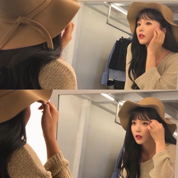 Hong Jin-young told his own gram on April 24, Under shooting.The inner secret of the reflector on the mirror.I will post photos along with the sentence that I will come out too often because I am in front of the lighting as well. The appearance of Hong Jin-young which completed the beautiful Innocence appearance was put in the beige knit and the wide brimmed hat in the photograph.Hong Jin-young is preparing her hair in front of a mirror.Hong Jin-youngs sophisticated jaw line and big eyes stand out.The fans who touched the photo said Beauty also appointed rows today.Im going to eat with rice , Daily beautiful cine , Please chunk more attractive attractiveness as you see .Meanwhile, Hong Jin-young recently appeared in MBC At the time of frenzy and attracted a hot topic