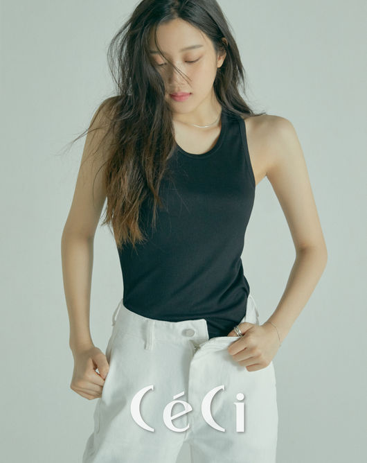 Actor Moon Ga-young, who has been loved by Choi Su-Ji in the recently aired MBC drama The Big Lebowski Temptator, has gained a different charm from the appearance of the drama through a picture in the Cece magazine.The pictorial concept is not a colorful and trendy drama, but a light and comfortable appearance that she proposed herself.Despite the filming of the busy drama shooting schedule, she was shooting with a bright face throughout the shooting, and she showed various poses for each cut, making it difficult for the photographers to choose the best cut more than ever. In the interview after the shooting, Moon Ga-young said, I was worried about my excitement and worry about fashion and beauty for the first time since my debut. I hope you will watch it until the end because you are working hard. Meanwhile, the interview of actor Moon Ga-young and more pictures are confirmed in the May issue of CeC and CeC Mobile.