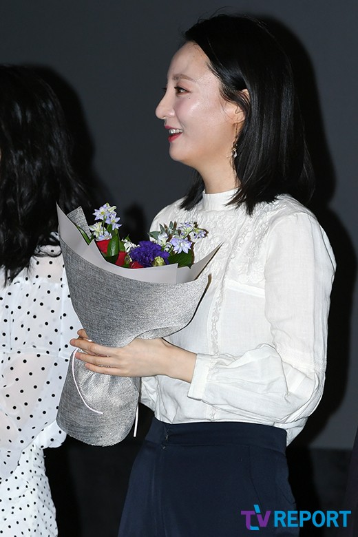 Actor Jo Eun-ji attends the stage greeting of the movie Murder Novel (director Kim Jin-mook) at the entrance of Lotte Cinema Counter in Jayang-dong, Gwangjin-gu, Seoul on the afternoon of the 24th, and greets the audience. Murder Novel starring Ji Hyun-woo, Lee Na-Ra, Oh Man-seok, Jo Eun-ji, and Kim Hak Chul is nominated as candidates for the local election market and is nominated for the local election. On the 25th, Kyung-seok, who had the best moment, met a young man in a villa that stopped by to hide the slush fund of a leading politician, and came to the suspensee thriller, which depicts 24 hours in a shocking incident,