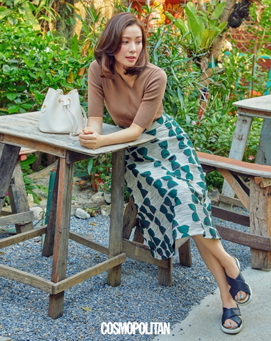 Fashion magazine Cosmo Politan released a picture of Actor Son Tae-young in the May issue. Son Tae-young showed a sophisticated and wonderful summer style through this picture taken in Chiang Mai, Thailand.In addition to digesting intense color costumes in the background of the woody forests, the match of sophisticated accessories also attracted Eye-catching. Chiang Mai was a place with a quiet and relaxed charm.I felt comfortable without doing anything big.I think I was able to enjoy the right time for a long time because I had to eat, enjoy and rest. Especially about the moment left in Memory, I participated in the morning yoga class with the staff, but I think I will remain in Memory.There was a song, saying, Oh, oh, oh, oh, oh, oh, oh, oh, oh, oh, oh, oh, oh, oh, oh, oh, oh, oh, oh, oh, oh, oh, oh, oh.It was a fresh experience to wake up a quiet dawn. I think that the secret to maintaining a perfect body is always I can not perfect. If the habit of dancing for a long time is loose or the balance of the body I thought is shaken, the body responds and moves first.Were busy, and were working with aerobics and muscle strength, and we cant be perfect without effort.Photos and interviews by Son Tae-young can be found in the May issue of Cosmo Politan and on the official social media and website of Cosmo Politan / Photo=Cosmo Politan