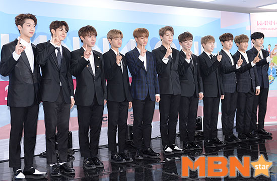 WannaOne will participate in the recording of KBS 2 Gag Concert to be held at Yeouido KBS in Yeongdeungpo-ku, Seoul on the afternoon of the 25th.Three members of WannaOne go up to the stage of Gag Concert on this days recording.They are going to demonstrate full charge Artistic sensation through the Raising Option section.WannaOne has been active in spreading Artistic sensation through various entertainment programs such as Brother I know with WannaOne, Radio Star, Happy Together 3, Infinite Challenge and Endless Famous Song since debut.Kang Daniel is currently active as a fixed member at the MBC entertainment Danger outside the futon and recently Ha Sung-woon has confirmed the appearance of SBS entertainment Jungles Law IN Saba to WannaOne Member 城城.
