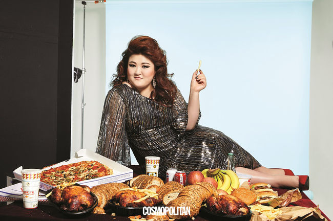 Gag Woman Lee Guk-joo showed the essence of elegant Food.Recently Lee Guk-joo advanced photography with elegant Food Woman concept.Lee Guk-joo in the released pictures holds the position between foods filling the tables such as pizza, chicken, hamburgers etc.Especially it brings a laugh at building a smile with french fries on one hand.Lee Guk-joo is working as a popular oil chubo by fishing from daily to fun, planning various video contents, shooting, editing and uploading alone.Not only is it guiding the dance crew Wai Kamer Crew made at Gag Woman such as Lee Eunji, Gim Myeong-son etc.Lee Guk-joo who decided to start the YouTube channel as a result of making memories with his juniors said, The reason for this is simple.It is really good to be able to do only what you want.When steadily trying, I will be very interested in making someone alive from behind even if the hero is not done. Currently Lee Guk-joo presents laughter to viewers as Gag Woman through tvN Comedy Big League - Come Lapo to satisfy the listener everyday with the SBS radio Young Street of Lee Guk-joo.Lee Guk-joo, acting as a creator in a busy everyday life, says, There is one dream in a question about a goal.If you have celebrities or newcomers who want to promote yourself, call the house and cook and give it, give a kuku bang, Food, interview that day, package broadcasting to the cover dance of Gods song, cosmopolitan provided