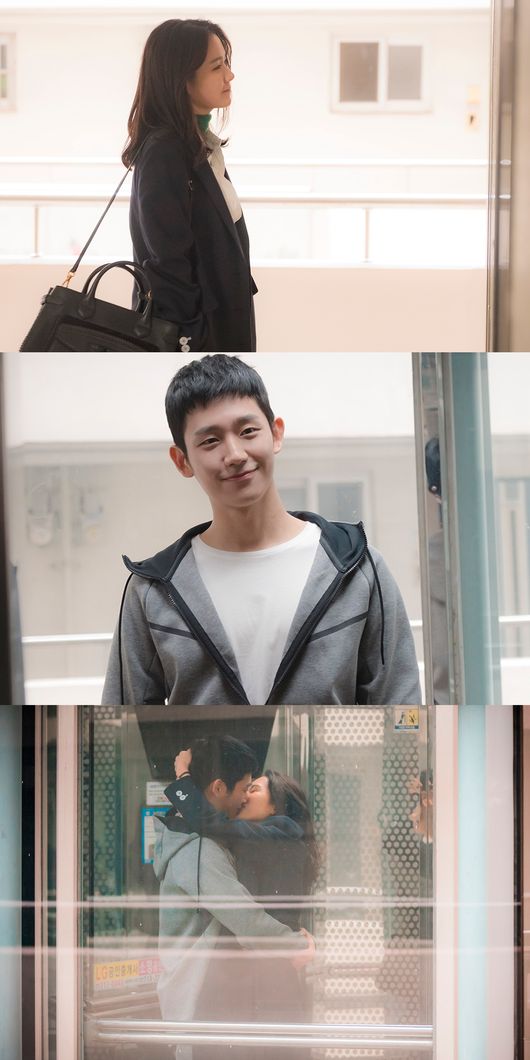 The elevator Keith SteelSeries of Son Ye-jin and Jung Hae In, Pretty Sisters, have been unveiled.JTBCs Golden Tale Drama , which airs on the 27th, Beautiful Sister (hereinafter Beautiful Sister), (playplayed by Kim Eun and directed by Ahn Pan-seok) released Yoon Jin-a (Son Ye-jin) and Seo Jun-hee (Jung Hae In)s elevator kiss SteelSeries.Last week, a red signal was turned on again in the romance of the two, as they confessed directly to their father, Yoon Sang-ki (Oman Seok), and came across to the So-yeon Jang.Nevertheless, Jina and Junhee in the public Steel Series express their love without seeing anyones eyes, and they expect a solid romance. Jina, who was careful in the car to be seen by her family in the last 8 times.When she saw Jun-hee, who was upset, Jin-a finally encouraged her.If the primary is aware of the situation, I will feel a great sense of betrayal, but if I hide behind you, I will be more disappointed. He decided to reveal himself to his family as well as Seocheon.After several exercises, Jina kneeled before him and burst into tears of sadness at the words, Dad is ready to listen at any time, anything is okay.And the contest saw Jun-hees sketch notes with Jin-ahs paintings and found out all the facts before Jin-ah spoke out. Now, leaving a big mountain called Kim Mi-yeon (Gil Hae-yeon), all the family members learned about Jin-ah and Jun-hees relationship.I am curious about how they will react because they are the family members who have watched the two people closest for a long time.In addition, the tension of viewers cheering for the romance of Jin-ah and Jun-hee is also growing, and SteelSeries, which was unveiled today (27th), still contains Jin-ah and Jun-hee, who are straight in love.Two men and women hugging each other and kissing each other without hesitation when they meet at the elevator.An official said, Today (27th), the relationship between Jin-ah and Jun-hee is revealed, and the tears Danger will come.We want you to see what the family will do to know their love.Jinah and Junhees elevator kissing scene shows a solid love even in Danger.I want you to check the kissing gods that are so excited that you cant take your eyes off the show, he said, raising expectations.