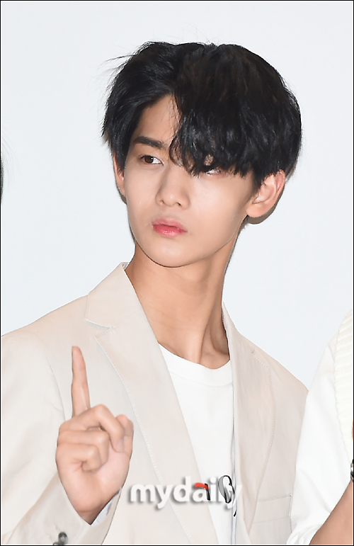 Wanna One Bae Jin Young attends the event Wanna One in JEJU Behind-the-Scenes at the headquarters of AMOREPACIFIC in Yongsan, Seoul on the afternoon of the 28th.