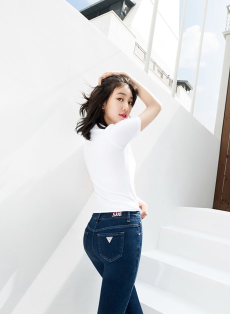 Lee Dong Wook ♥ Bae Suzy, White jeans and Blue jeans are perfect Beautiful touch Bae Suzys Blue jeans pictures were released.Total lifestyle brand GUESS (hereafter Guess) together with Bae Suzy Super Pit summer photo album released to the topic.Better yet more mature beauty, attractive pose Bae Suzy and pure white ton toned background intersects to impress.In this photograph, denim pants which have further emphasized each Sun-Mi of Bae Suzy especially attracts a gaze.Bae Suzy drew attention to Blue jeans by dressing in perfect style even wearing only white T-shirts