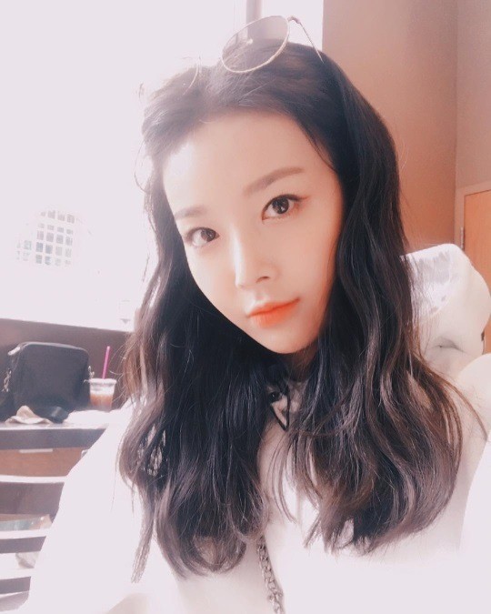 Yubin, a girl group Wonder Girls, has released her latest news. Yubin posted Selfie on her instagram on the 30th.In the open photo, Yubin boasted a clear eye.Among them, Beautiful looks attracted Eye-catching. Yubin also added I am leaving anywhere. The netizens said, Beautiful look true?, I miss you and Lets go on stage. Meanwhile, Yubin is currently working on the final day of his new album. With a comeback in front of his nose / Photo=Yubin Instagram