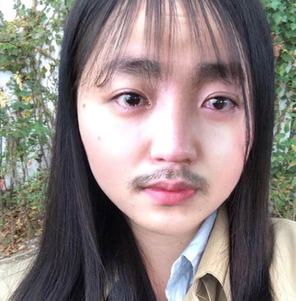 Broadcaster and writer Yoo Byung-jae released a picture of a woman.Yoo Byung-jae posted a picture on his instagram on the afternoon of the afternoon with an article entitled Only hurt each other. The photo is a combination of the features of Yoo Byung-jae on the face of a woman.Meanwhile, Yoo Byung-jae recently hosted the Stand and Deliver Komidi show Bs Joke with the audience / Photo = Yoo Byung-jae Instagram