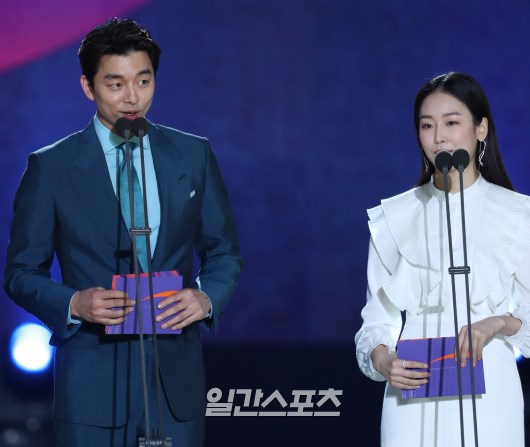 The Baeksang Arts Awards, the nations most prestigious awards ceremony for TV and film, attracted more than 100 people, including top actors, entertainers, directors, writers, and production representatives.It is hosted by JTBC PLUS and is broadcast live on JTBC, JTBC2 and JTBC4.Special Foundation / 2018.05.03