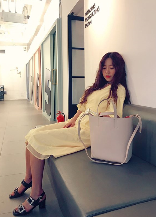 Girl group Apink member Kim Nam-joo announced the current situation. Kim Nam-joo posted a recent picture on the 4th instagram saying picnic.It is a picture taken while leaning comfortably on the sofa.Kim Nam-joo, dressed in a yellow pastel-toned one piece, dyes light brown and naturally hangs and poses long hair with a slight wave.Kim Nam-joo, who is smiling warmly at the camera.Netizens responded to Thank you for raising the current situation and Namju sister is pretty. Apink, who celebrated the 7th anniversary of debut, recently released a special single Miracle-like story.