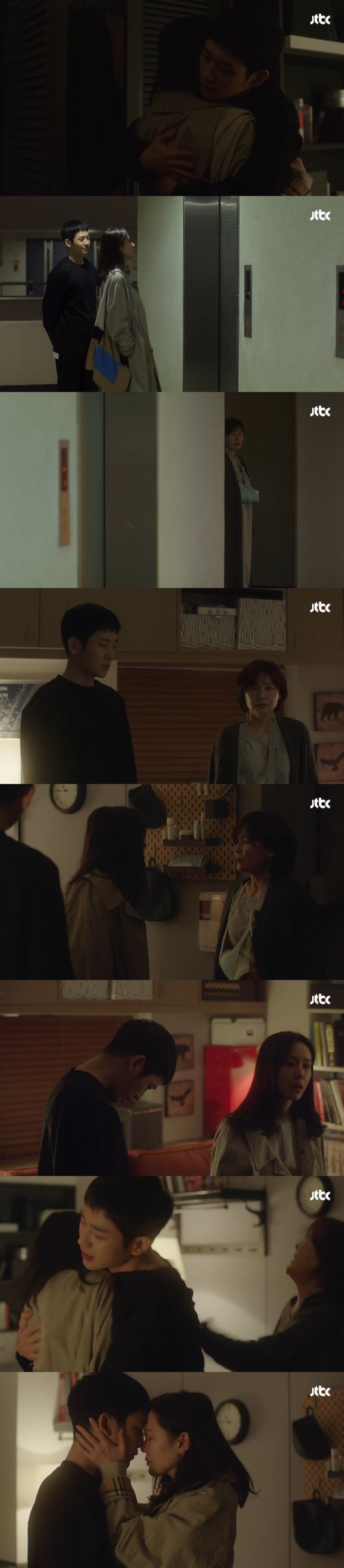 Jung Hae In, a pretty sister who buys rice well, showed a strong love for Son Ye-jin against the opposition of Hae-yoen Gil. JTBCs Golden Earth Drama, which aired on the afternoon of the 4th, is a pretty sister who buys rice well (played by Lee Eun, director Ahn Pan-seok), Kim Mi-yeon (Hae-yoen Gil In the opposition of the il, Seo Jun-hee (Jung Hae In), who did not give up his mind toward Yoon Jin-ah (Son Ye-jin), was drawn. Mi-yeon, who felt the whereabouts of Jin-ah with a sense of sixty, raided Jun-hees house.Junhee was surprised to see Mi-yeons face on the monitor, but he tried to calm down in front of Jin-ah and try to solve this situation alone.At the end of Junhees saying that he could not open the door, Mi-yeon seemed to turn his step home without seeing his daughters face.She seemed to have returned, but she was hiding in the elevator, watching Junhee and Jina, and when her daughter left, she met him again and begged him to break up. Mi-yeon said, What did you think of your brother and sister...Jina and you are in a great future. You should not spend precious time. But when she came out strongly, she showed her sincerity. She put a nail on Junhees heart.Youre not a man of my standards. Youre a child, arent you? I dont care. What parents dont want to give you better.Jina, who felt strange when Junhee did not answer the phone, came back and said, Why did you lie? After seeing her mother and boyfriend, she was angry.Jun-hee organized the situation by stopping the mother-daughter fight with her whole body. In Mi-yeons words, Jun-hee said, I can not give up my sister.I will never give up. The strong determination of Junhee, who gave everything for a woman who loves her without giving up easily even against her parents objections, rings her heart.Junhees attitude and heart are probably what all women want from their boyfriends.