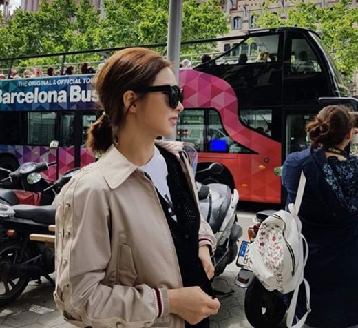 Actor Shin Se-kyung has delivered a relaxed recent situation in Barcelona, ​​Spain.Shin Se-kyung posted several photos taken on his SNS on the 5th, along with the phrase #barcelona and in Barcelona city area.Shin Se-kyung has been on the verge of leaving the Incheon International Airport on the 1st.Shin Se-kyung has recently performed a break-up performance in KBS2TV drama Black Knight as a station.