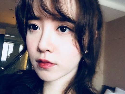 Actor Ku Hye-sun reported on the latest news. Ku Hye-sun posted a photo of her SNS on the 7th.Ku Hye-sun participated in the 19th Jeonju International Film Festival, which opened on March 3 and will be held until December 12.Ku Hye-sun recently participated as a Narrator in the EBS documentary prime trilogy Art, Shall we?Ku Hye-sun married actor Ahn Jae-hyun on May 21, 2016.