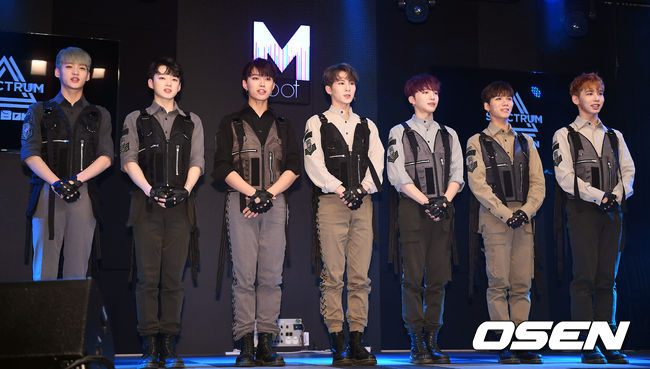 Can Fudu 2 and Mix Nine topic put the new group Spectrum on the success chart?On the 9th, the debut showcase of Group Spectrum (Min Jae Dong-gyu, Han Hwarang: The Poet Warrior Youth Dong-yoon Billon Eun-jun) was held at the Empot Hall in Nonhyeon-dong, Gangnam-gu, Seoul.Spectrum said, Seven colors of light through prism are Spectrum. We want to shine the world bright with this light.Spectrum said he joined the team in the order of Dong Yun, Min Jae, Dong Kyu, Billen, Eun Jun, Hwarang: The Poet Warrior Youth, Jae Han and prepared his debut.Spectrum announced the news of Dong-yoon from JTBC Mix Nine from Mnet Produce 101 Season 2 and collected topics before his debut.I came into the company and lost 8kg and made my debut, Jaehan said.Kim Jae-han also mentioned Wanna One Kang Daniel and Yoon Ji-sung, who were co-workers with the same agency Idol Producer at the time of Fudu 2.Kim Jae-han said, When Kang Daniel and Yoon Ji-sung debuted with Wanna One, I really wanted to celebrate and be good, but I had a complicated idea that I should be good.It was a shame. Their debut was a good stimulus for me. Kim Jae-han said, I can not contact you because I do not have a cell phone now, but until then I have received a lot of support messages from Yoon Ji-sung Kang Daniel.I probably know Im making my debut, he added, adding that hes also been in constant contact with other MMO-turned-Idol producers.Spectrum, related to his debut album Be Born, said Hwarang: The Poet Warrior Youth, Its really like a treasure because its the first album Spectrum makes, and Jaehan said, I think it would be grateful if fans gave me as much love as it is the first album.We will work harder as well, he added.What is the characteristic of Spectrum in the flood of idol groups? Spectrum said, Our team is more sticky because we knew it before our debut.The sticky teamwork and the different seven personality and charm are more prominent. On the other hand, Spectrum will debut in the music industry with a new song Blow Up on the 10th.Fire is a song with a hip-hop beat in the tropical sound, a song that combines powerful drums and estranged synth sound.